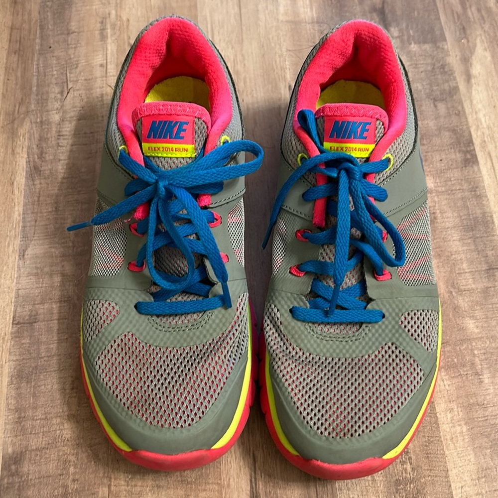 Nike neon running shoes Flex Run EUC 6Y or Women 8